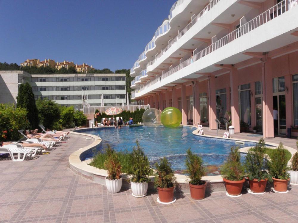 Hotel Fregata 克兰内沃 外观 照片