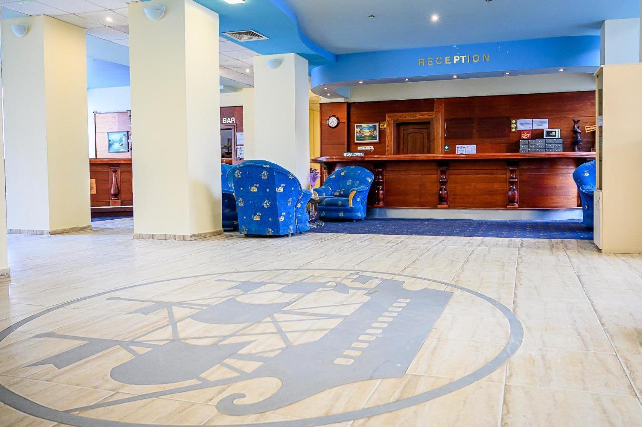 Hotel Fregata 克兰内沃 外观 照片